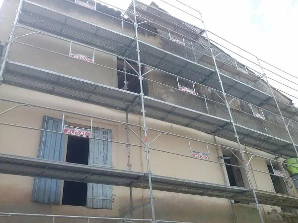 Rénovation façade à Laudun-l'Ardoise